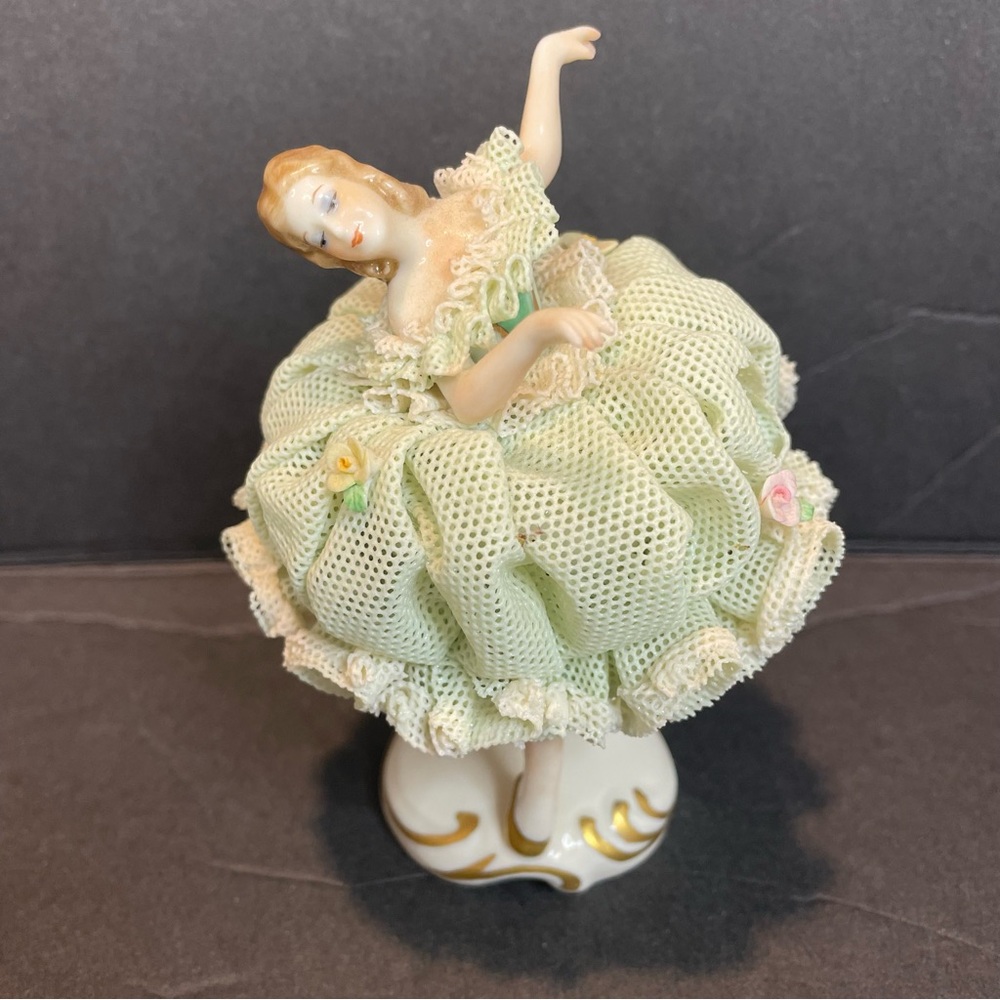 VTG Irish Dresden Lace Porcelain Ballerina Figurine Emerald 4 in. Damaged As Is!